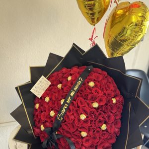 Ramo de 100 rosas con chocolates