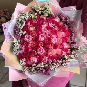 100 rosas mixtas con Leticia